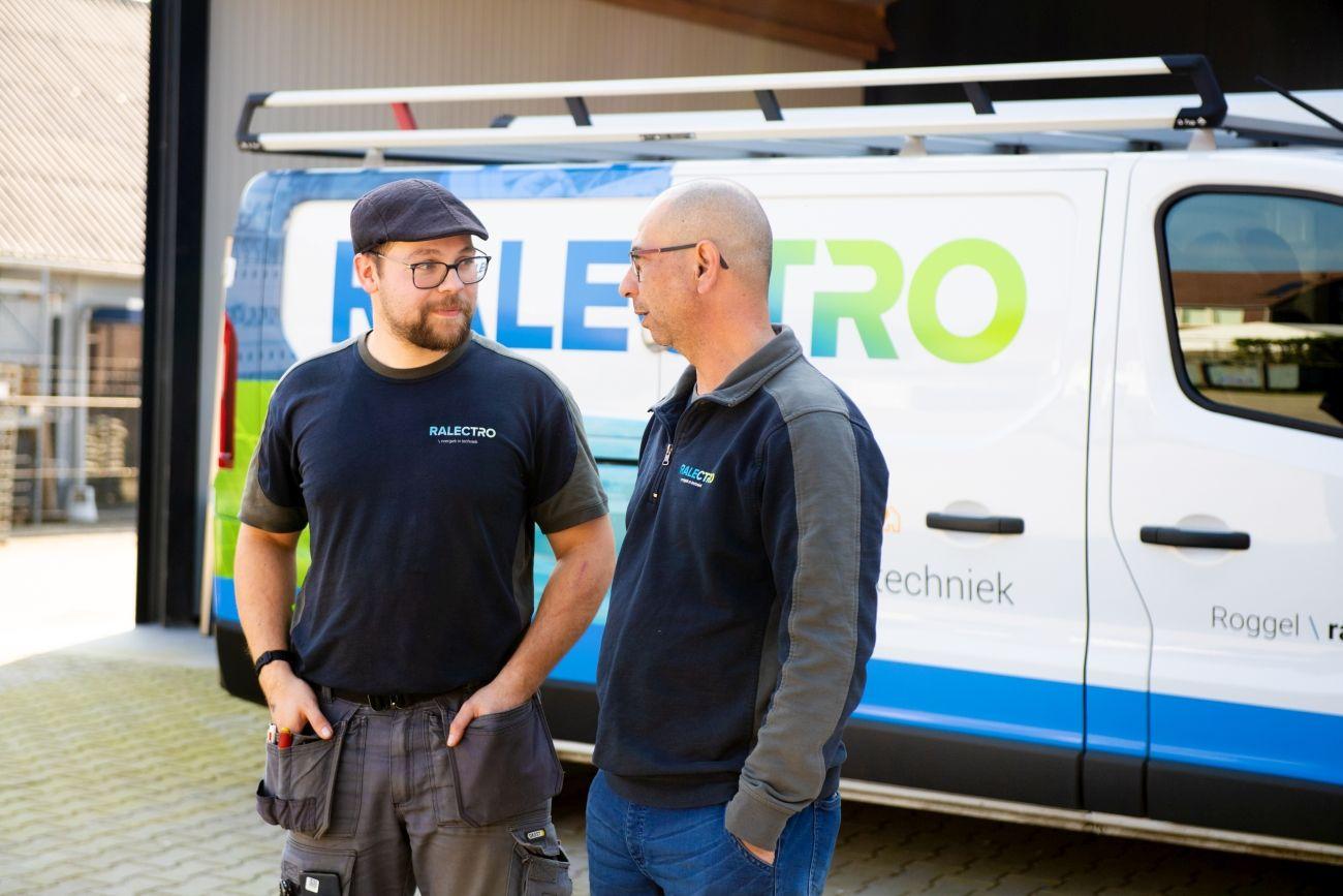 Ralectro personeel voor bus